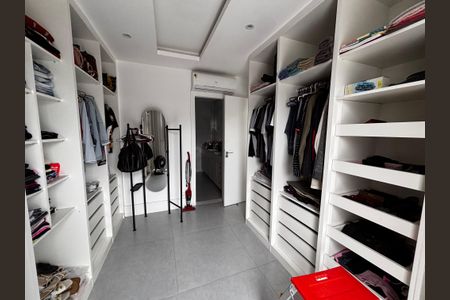 Casa de condomínio à venda com 350m², 5 quartos e 5 vagasCloset da suíte 1