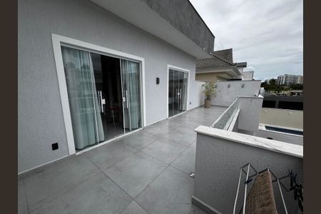 Casa de condomínio à venda com 350m², 5 quartos e 5 vagasVaranda da Suíte 1