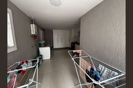 Casa de condomínio à venda com 350m², 5 quartos e 5 vagasÁrea de Serviço