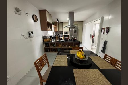 Casa de condomínio à venda com 350m², 5 quartos e 5 vagasCozinha