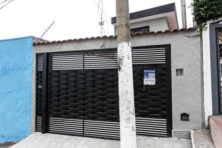 Casa à venda com 120m², 3 quartos e 2 vagasFachada