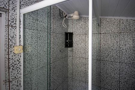 Banheiro 1 de casa para alugar com 2 quartos, 150m² em Vila Nova Galvão, São Paulo