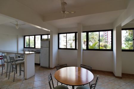Apartamento para alugar com 45m², 1 quarto e 1 vaga Apartamento para alugar com 45m², 1 quarto e 1 vagaÁrea comum - Salão de festas