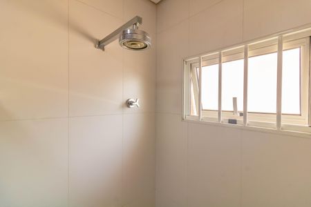 Casa para alugar com 2 quartos, 198m² em Vila Fachini, São Paulo