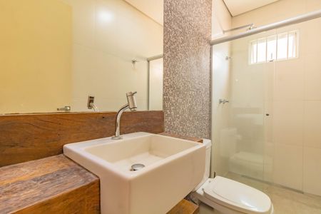 Casa para alugar com 2 quartos, 198m² em Vila Fachini, São Paulo