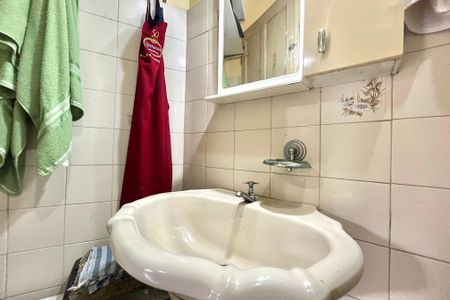 Casa à venda com 143m², 2 quartos e 2 vagas Casa à venda com 143m², 2 quartos e 2 vagasBanheiro de serviço