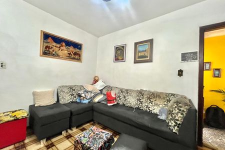 Casa à venda com 143m², 2 quartos e 2 vagas Casa à venda com 143m², 2 quartos e 2 vagasSala