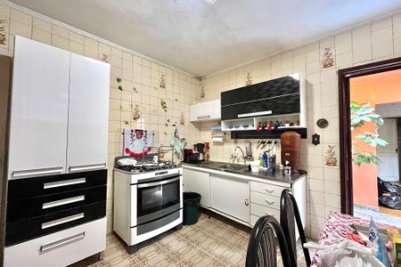 Casa à venda com 143m², 2 quartos e 2 vagas Casa à venda com 143m², 2 quartos e 2 vagasCozinha