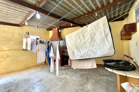 Casa à venda com 143m², 2 quartos e 2 vagas Casa à venda com 143m², 2 quartos e 2 vagasChurrasqueira