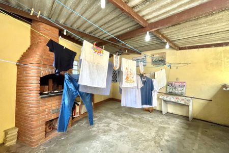 Casa à venda com 143m², 2 quartos e 2 vagas Casa à venda com 143m², 2 quartos e 2 vagasChurrasqueira