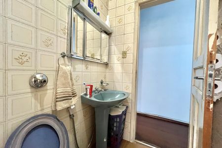 Casa à venda com 143m², 2 quartos e 2 vagas Casa à venda com 143m², 2 quartos e 2 vagasBanheiro