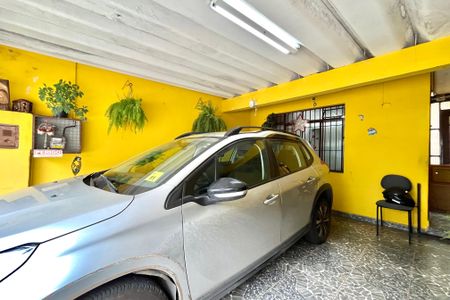 Casa à venda com 143m², 2 quartos e 2 vagas Casa à venda com 143m², 2 quartos e 2 vagasGaragem