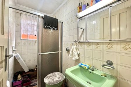 Casa à venda com 143m², 2 quartos e 2 vagas Casa à venda com 143m², 2 quartos e 2 vagasBanheiro Social