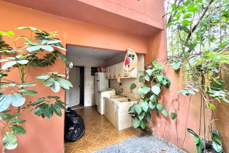 Casa à venda com 143m², 2 quartos e 2 vagas Casa à venda com 143m², 2 quartos e 2 vagasÁrea externa