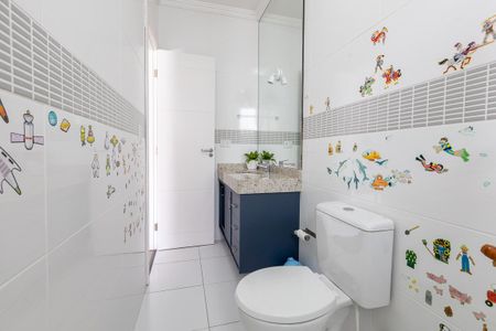 Casa de condomínio para alugar com 191m², 3 quartos e 2 vagasBanheiro da Suíte 2