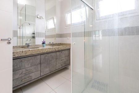 Casa de condomínio para alugar com 191m², 3 quartos e 2 vagasBanheiro da Suíte 3