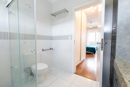 Casa de condomínio para alugar com 191m², 3 quartos e 2 vagasBanheiro da Suíte 3