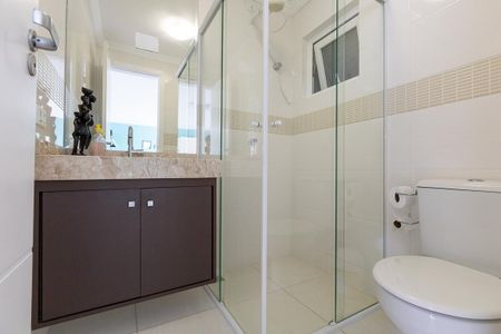 Casa de condomínio para alugar com 191m², 3 quartos e 2 vagasBanheiro Social