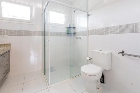 Casa de condomínio para alugar com 191m², 3 quartos e 2 vagasBanheiro da Suíte 3