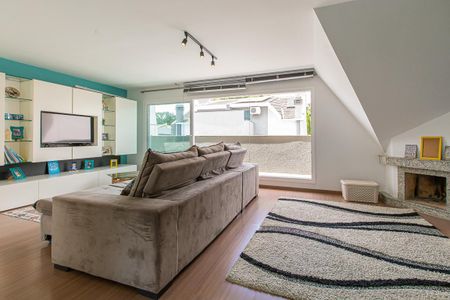 Casa de condomínio para alugar com 191m², 3 quartos e 2 vagasÁtico