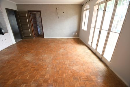 Casa à venda com 395m², 3 quartos e 6 vagasSala 1