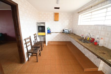 Casa à venda com 395m², 3 quartos e 6 vagasCozinha