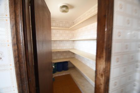 Casa à venda com 395m², 3 quartos e 6 vagasCozinha - Despensa