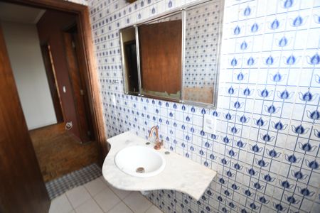 Casa à venda com 395m², 3 quartos e 6 vagasBanheiro 1