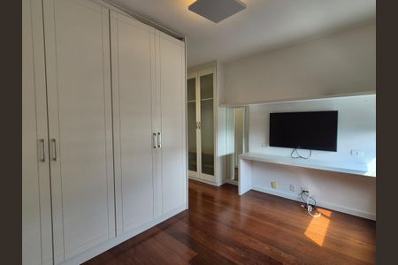 Apartamento à venda com 160m², 4 quartos e 3 vagasSuíte 