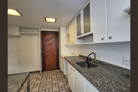 Apartamento à venda com 160m², 4 quartos e 3 vagasCozinha 