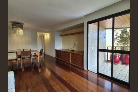 Sala  de apartamento à venda com 4 quartos, 160m² em Barra da Tijuca, Rio de Janeiro