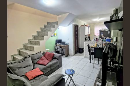 Casa à venda com 2 quartos, 71m² em Olaria, Rio de Janeiro