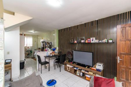 Sala de apartamento à venda com 2 quartos, 71m² em Olaria, Rio de Janeiro