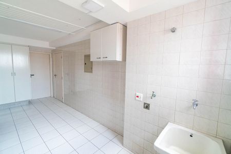 Apartamento para alugar com 180m², 4 quartos e 4 vagas Apartamento para alugar com 180m², 4 quartos e 4 vagasÁrea de Serviço