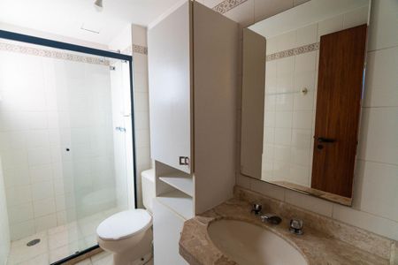 Apartamento para alugar com 180m², 4 quartos e 4 vagas Apartamento para alugar com 180m², 4 quartos e 4 vagasBanheiro da Suíte 2