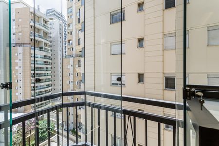 Varanda de apartamento para alugar com 2 quartos, 82m² em Itaim Bibi, São Paulo