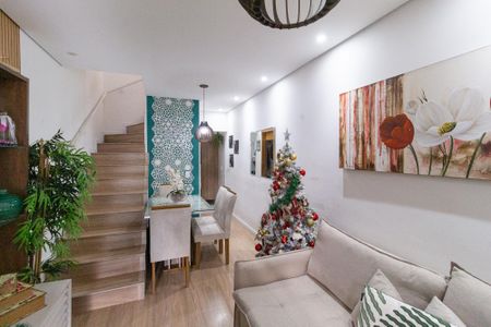 Sala de casa para alugar com 2 quartos, 70m² em Jardim Marilu, Carapicuíba