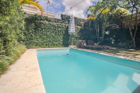 Casa à venda com 149m², 3 quartos e 1 vagaÁrea comum - Piscina