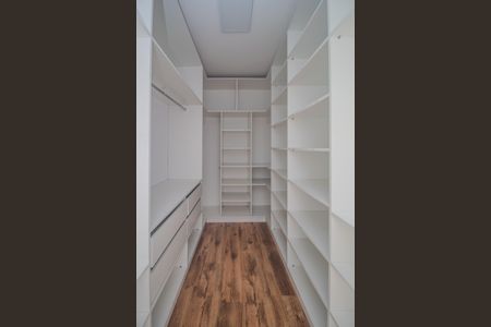 Casa à venda com 149m², 3 quartos e 1 vagaCloset