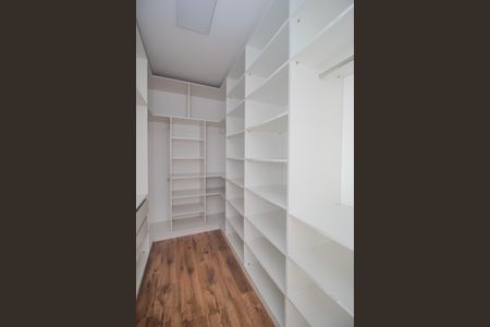 Casa à venda com 149m², 3 quartos e 1 vagaCloset