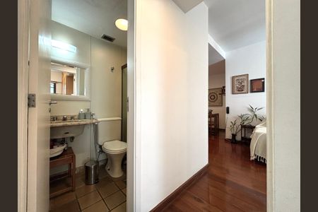 Apartamento para alugar com 79m², 2 quartos e 1 vaga Apartamento para alugar com 79m², 2 quartos e 1 vagaBanheiro social