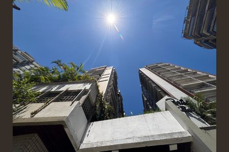 Apartamento para alugar com 79m², 2 quartos e 1 vaga Apartamento para alugar com 79m², 2 quartos e 1 vagaFachada