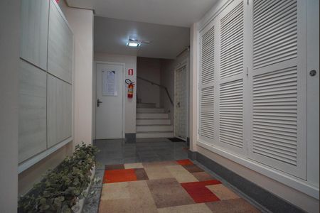 Hall de Entrada de apartamento à venda com 1 quarto, 43m² em Bom Jesus, Porto Alegre