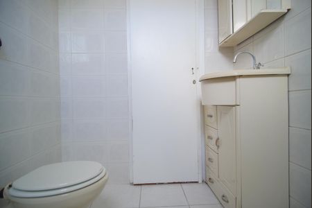 Banheiro Corredor de apartamento à venda com 1 quarto, 43m² em Bom Jesus, Porto Alegre