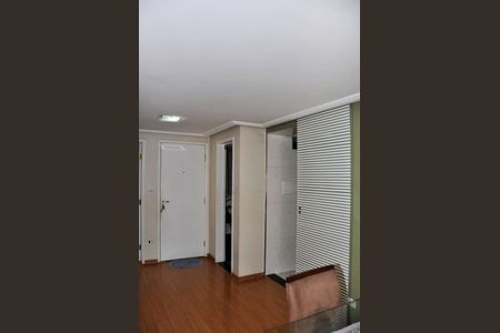 Apartamento à venda com 60m², 3 quartos e 1 vaga Apartamento à venda com 60m², 3 quartos e 1 vagaDetalhe - Sala e Sala de jantar