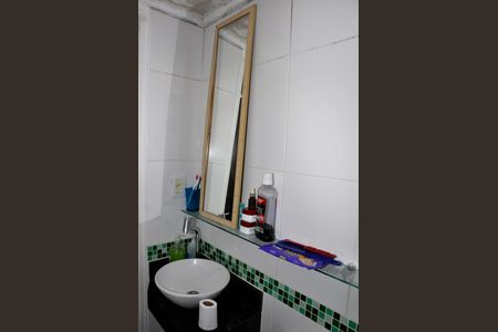 Apartamento à venda com 60m², 3 quartos e 1 vaga Apartamento à venda com 60m², 3 quartos e 1 vagaDetalhe - Banheiro Social