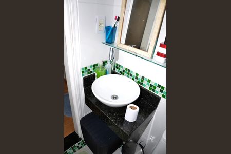 Apartamento à venda com 60m², 3 quartos e 1 vaga Apartamento à venda com 60m², 3 quartos e 1 vagaDetalhe - Banheiro Social