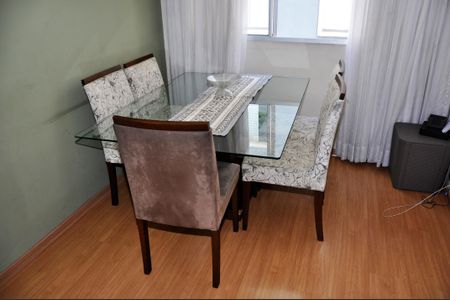 Apartamento à venda com 60m², 3 quartos e 1 vaga Apartamento à venda com 60m², 3 quartos e 1 vagaDetalhe - Sala e Sala de jantar