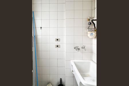 Apartamento para alugar com 65m², 3 quartos e 1 vagaÁrea de Serviço