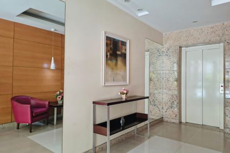 Apartamento à venda com 68m², 2 quartos e 1 vagaHall social